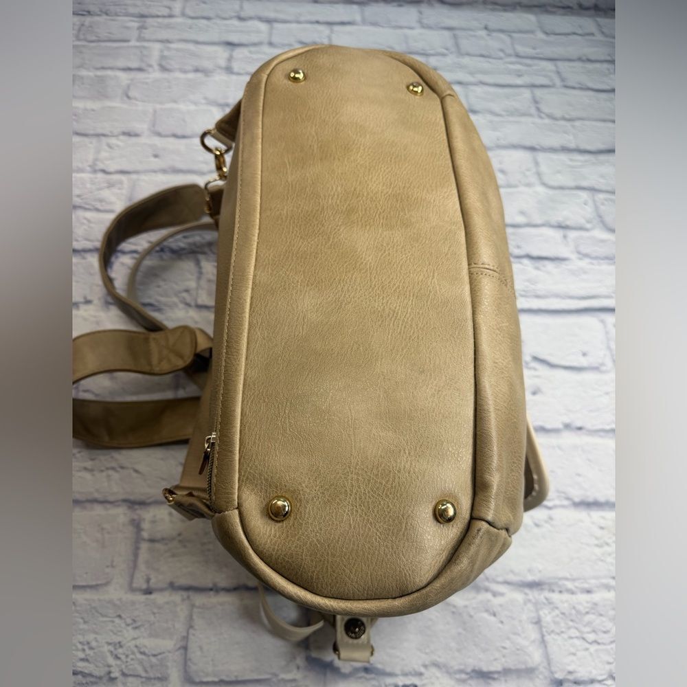 Johomviin Vegan Leather Diaper Bag- Doubling as a Travel Bag or Backpack. - Picture 6 of 15